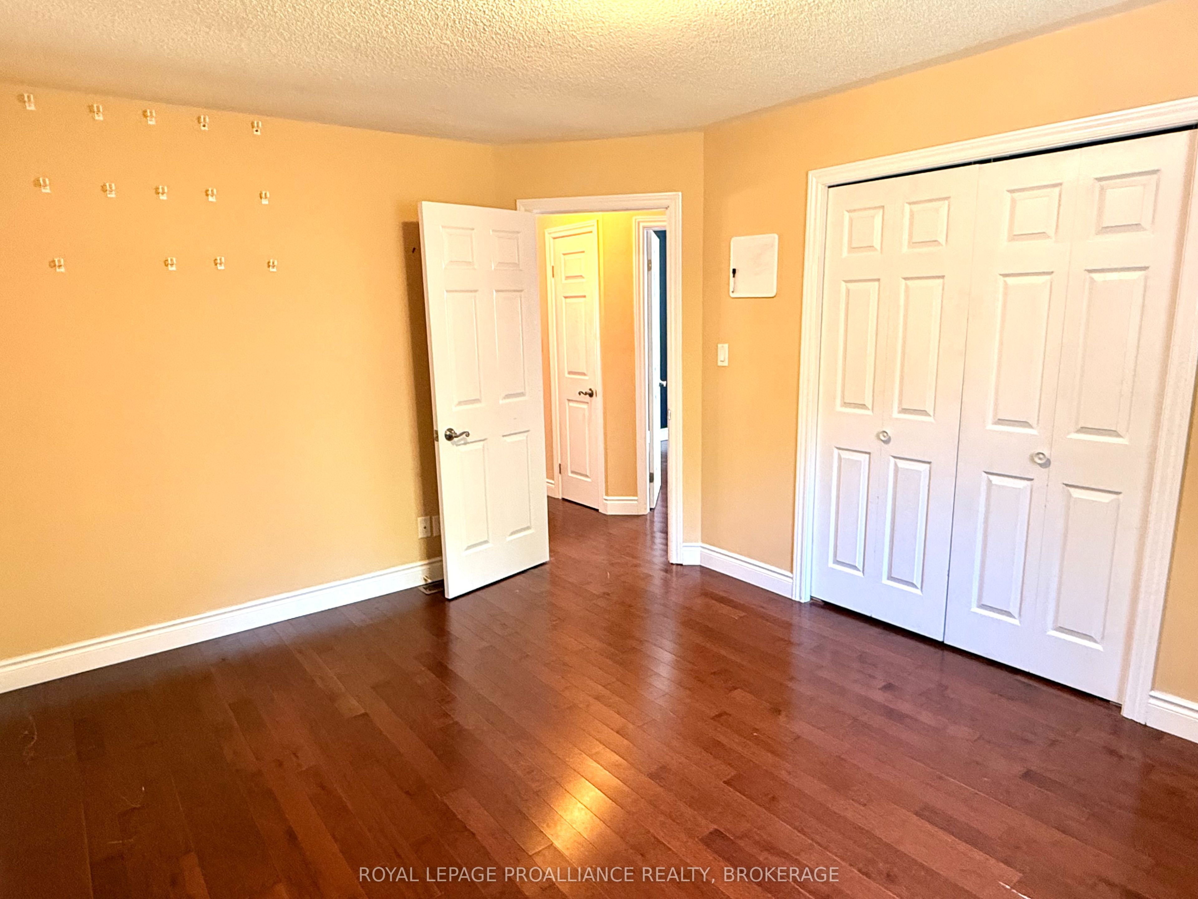 614 Barnsley Crescent Property Photo 14