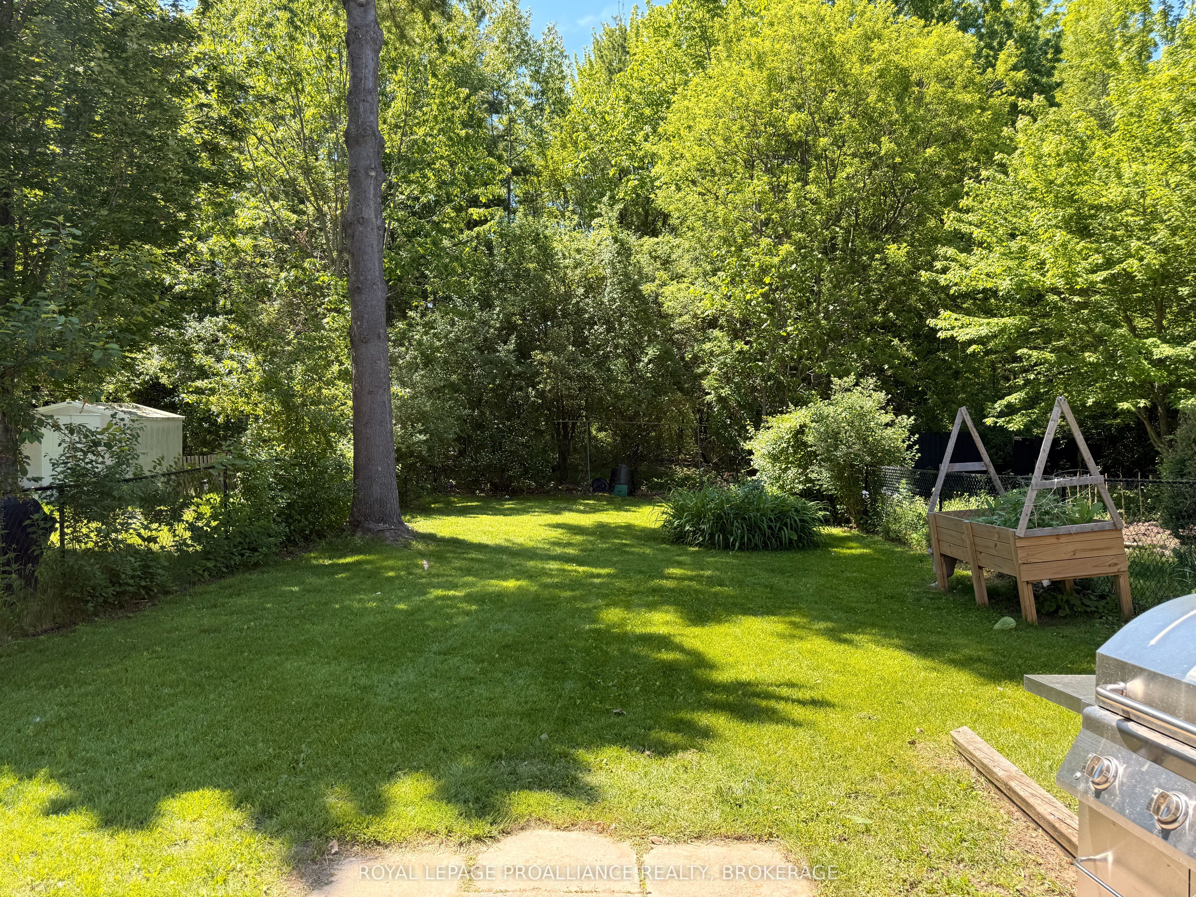 614 Barnsley Crescent Property Photo 28