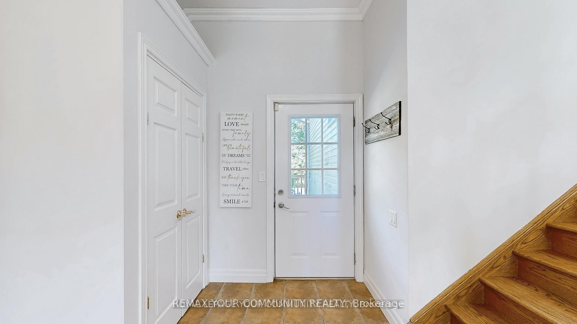 16 Kalman Drive Property Photo 4