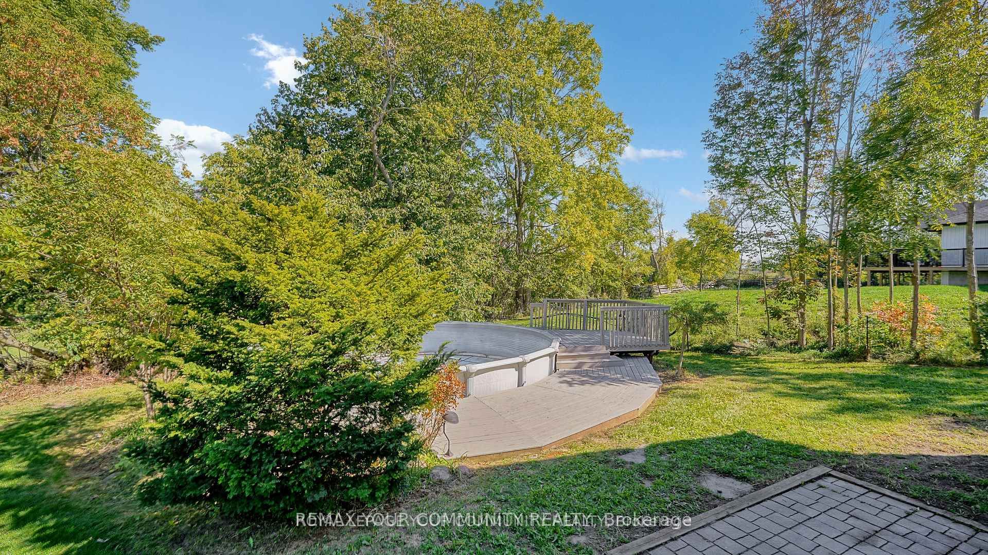16 Kalman Drive Property Photo 45