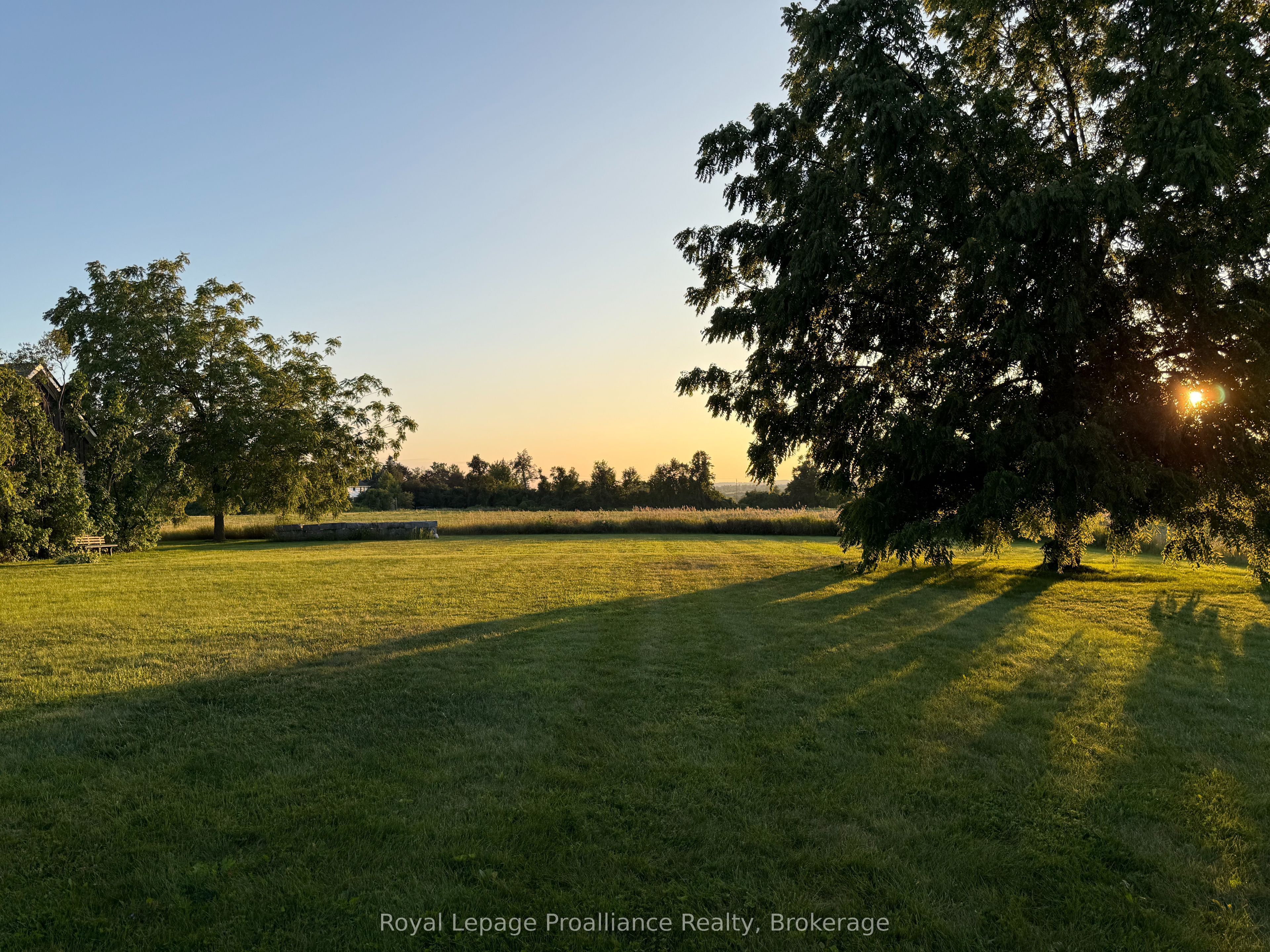 1285 Brealey Drive Property Photo 3