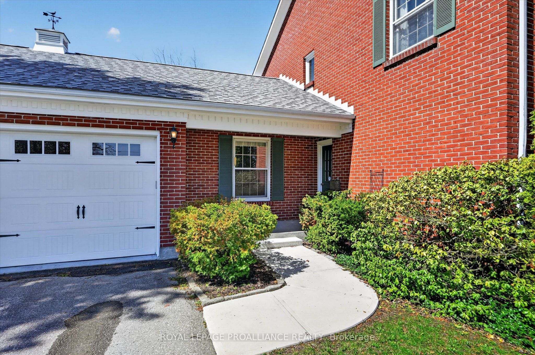 1285 Brealey Drive Property Photo 4