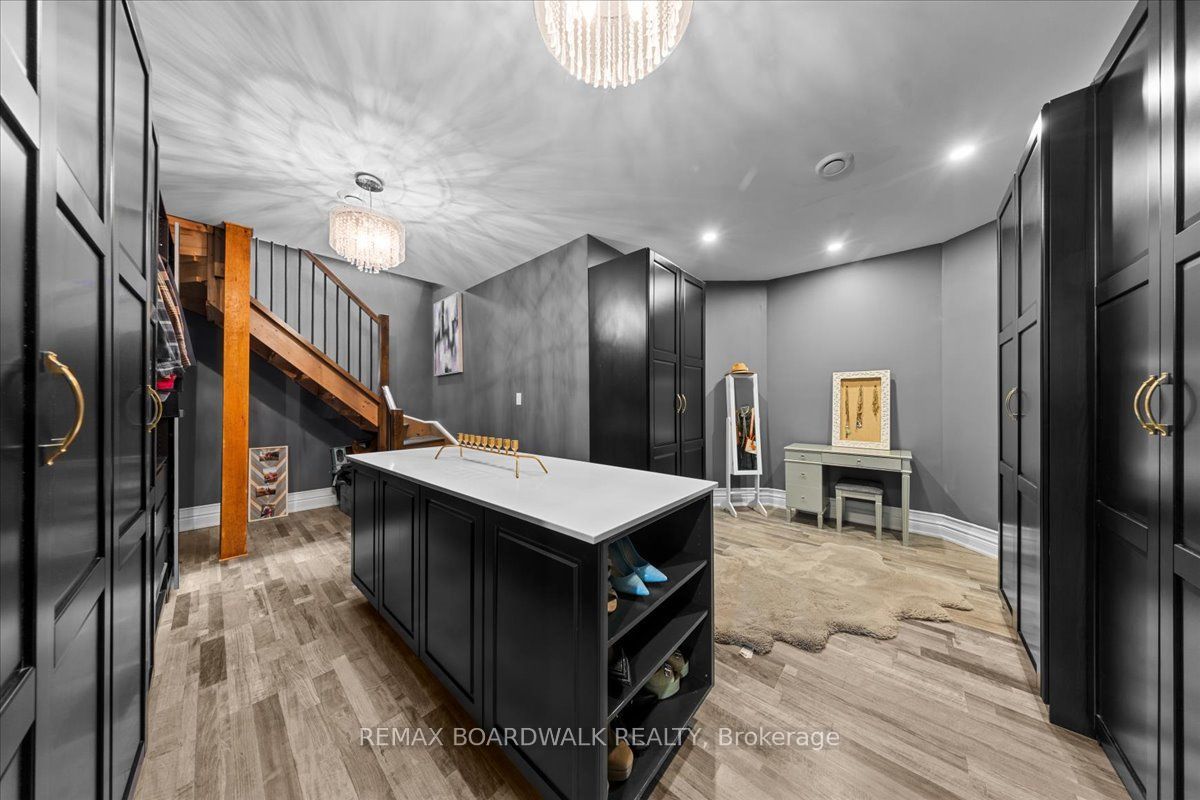 225 Hillcrest Drive Property Photo 18