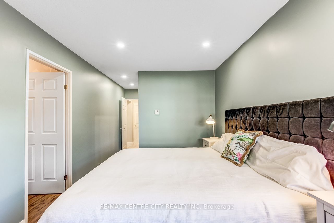 549 Ridout Street N 302 Property Photo 21