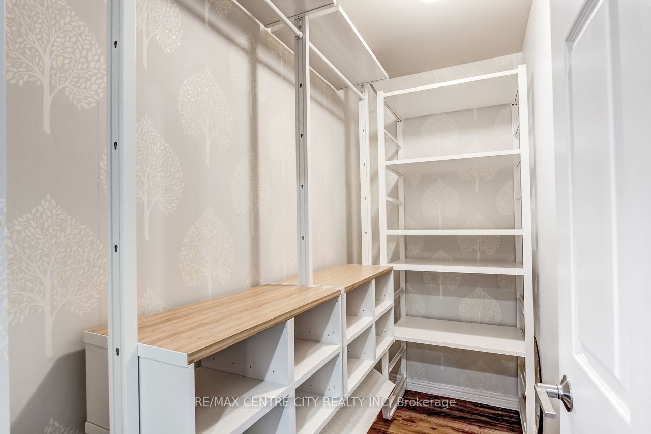 549 Ridout Street N 302 Property Photo 22