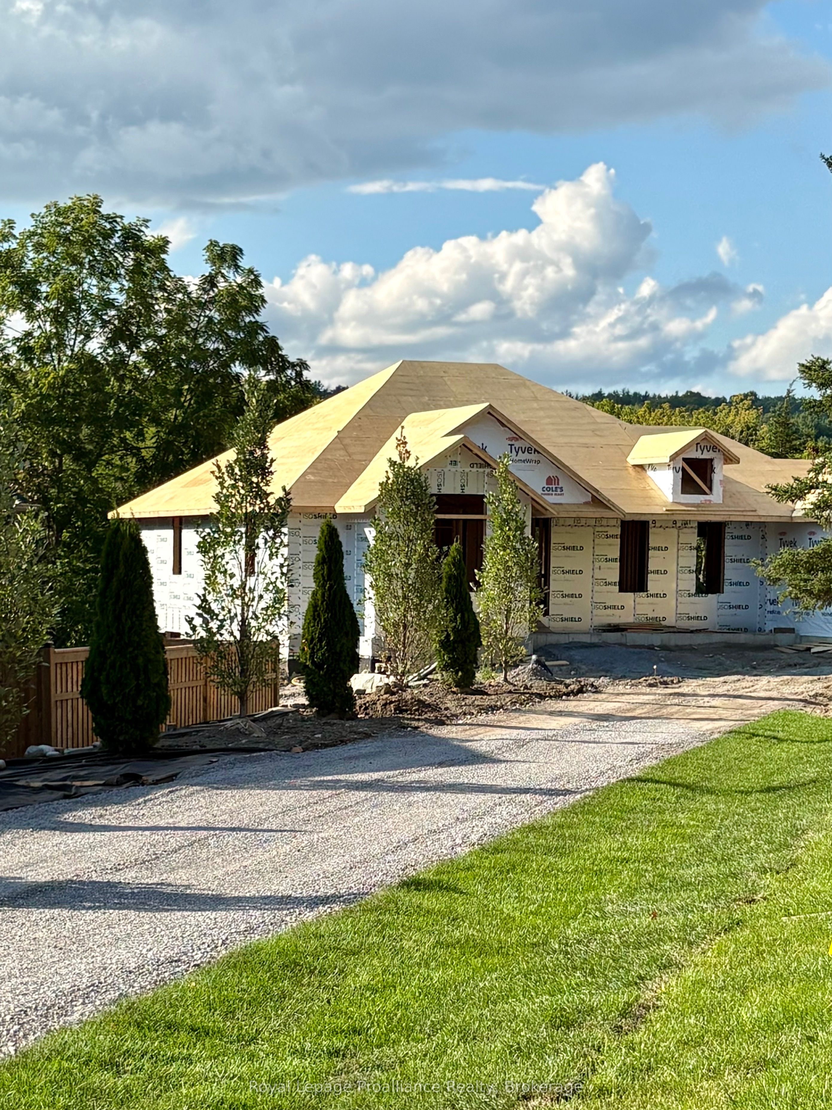 96 Sanford Street Property Photo 4
