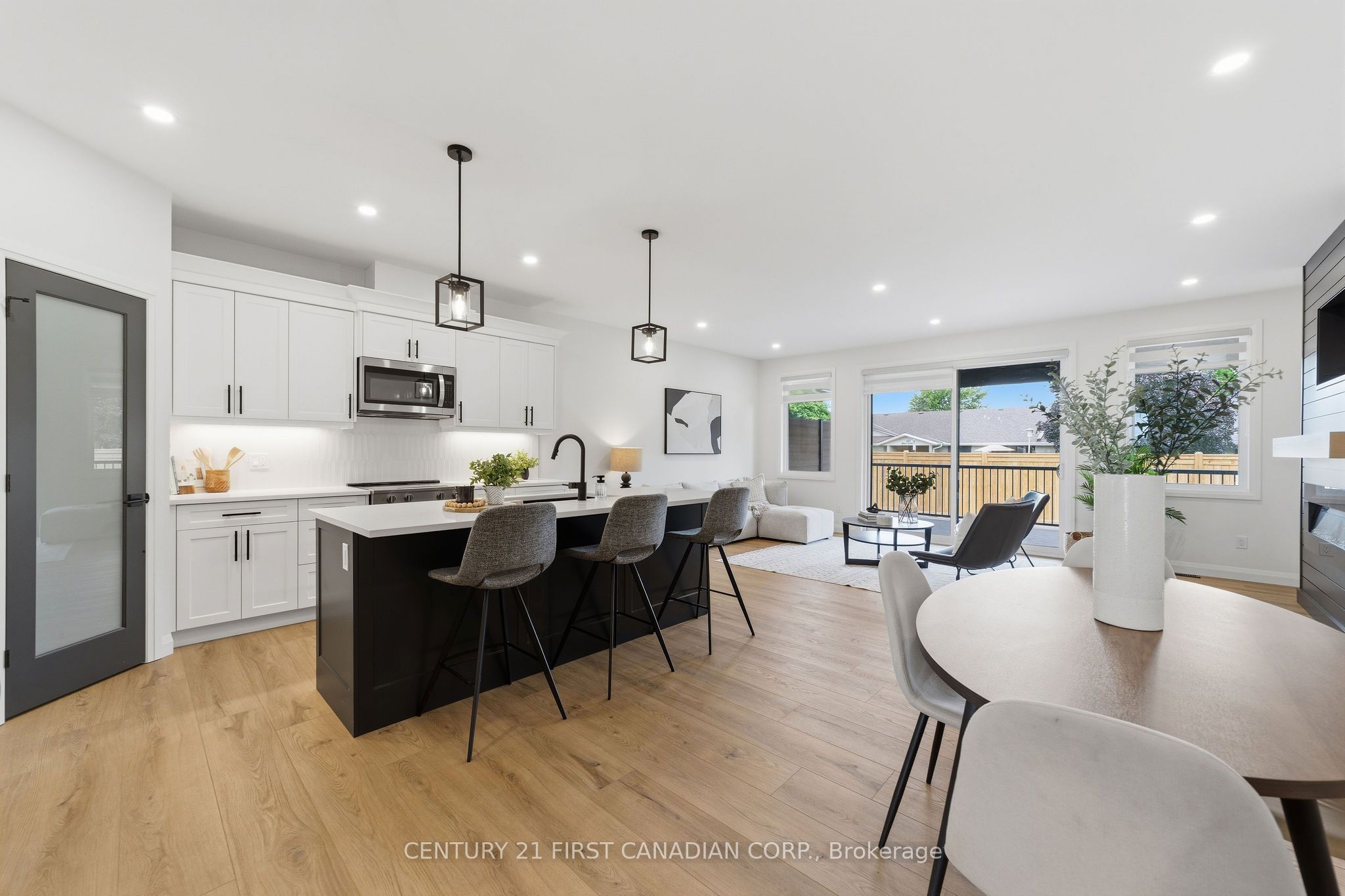 32 Postma Street 18 Property Photo 8