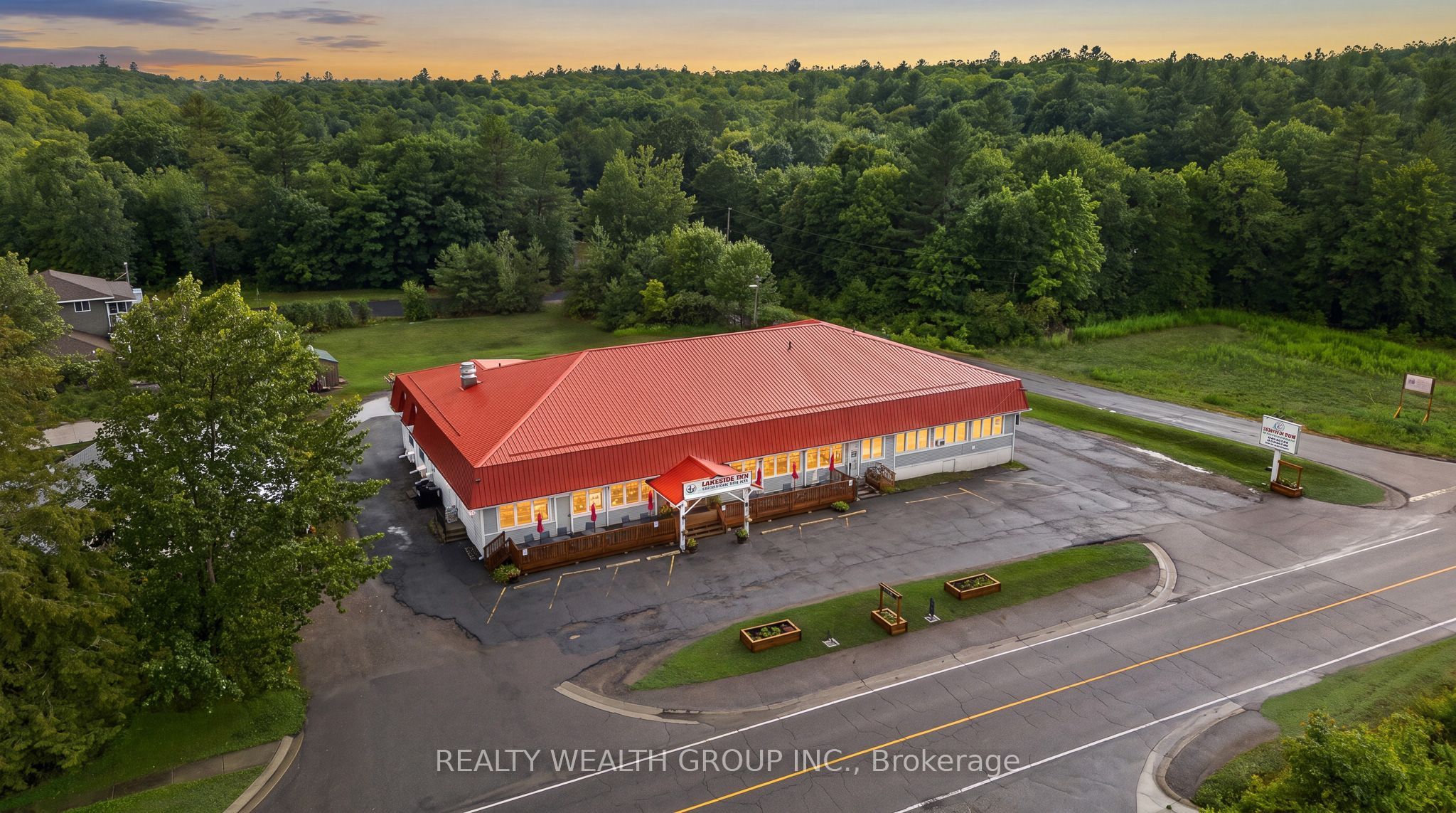 14276 Highway 41 Property Photo 1