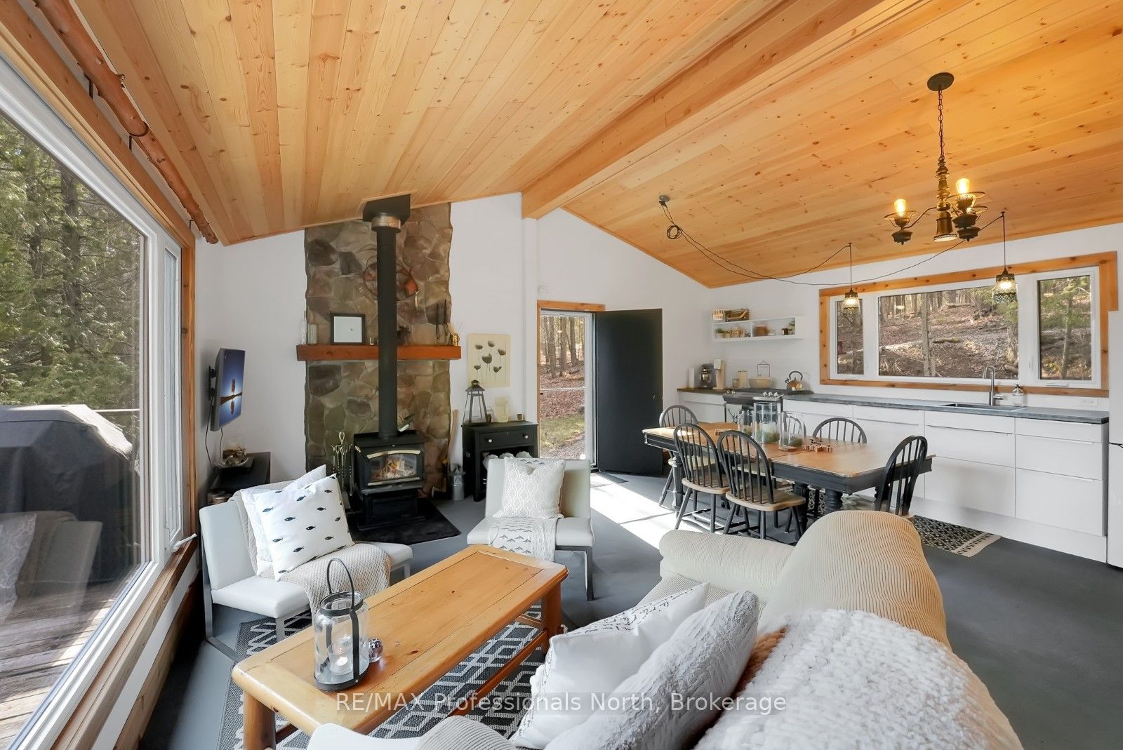 1107 Pluto Trail Property Photo 8