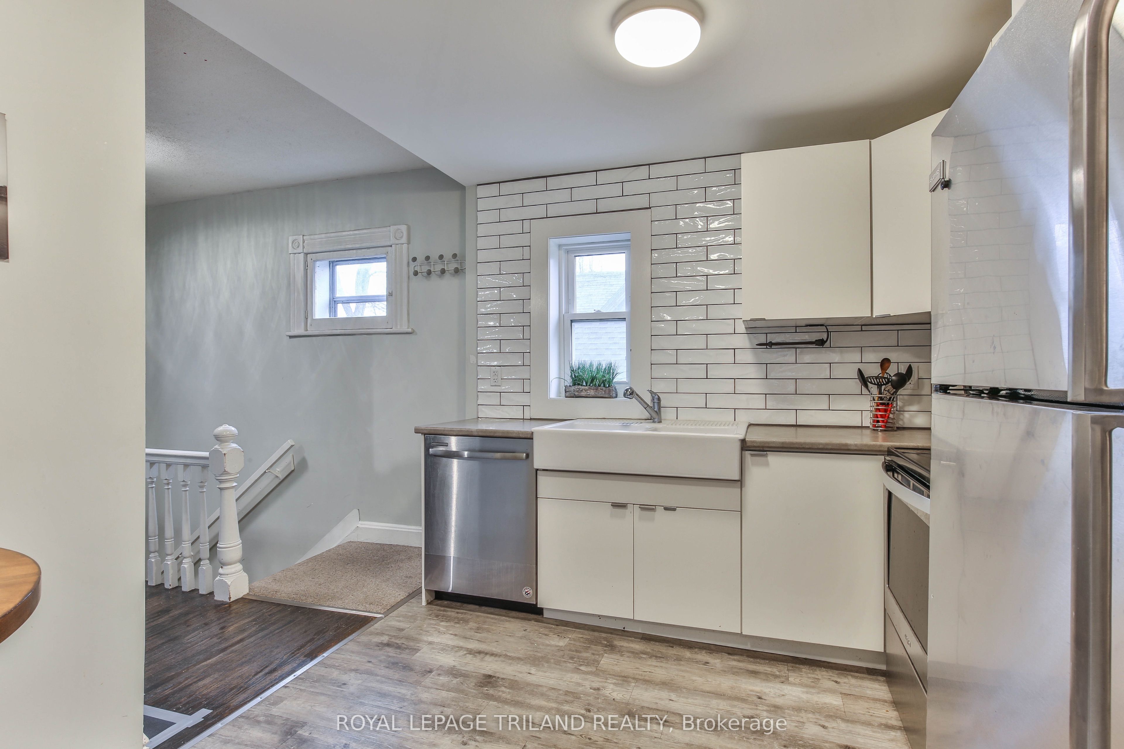 918 William Street #upper Property Photo 6