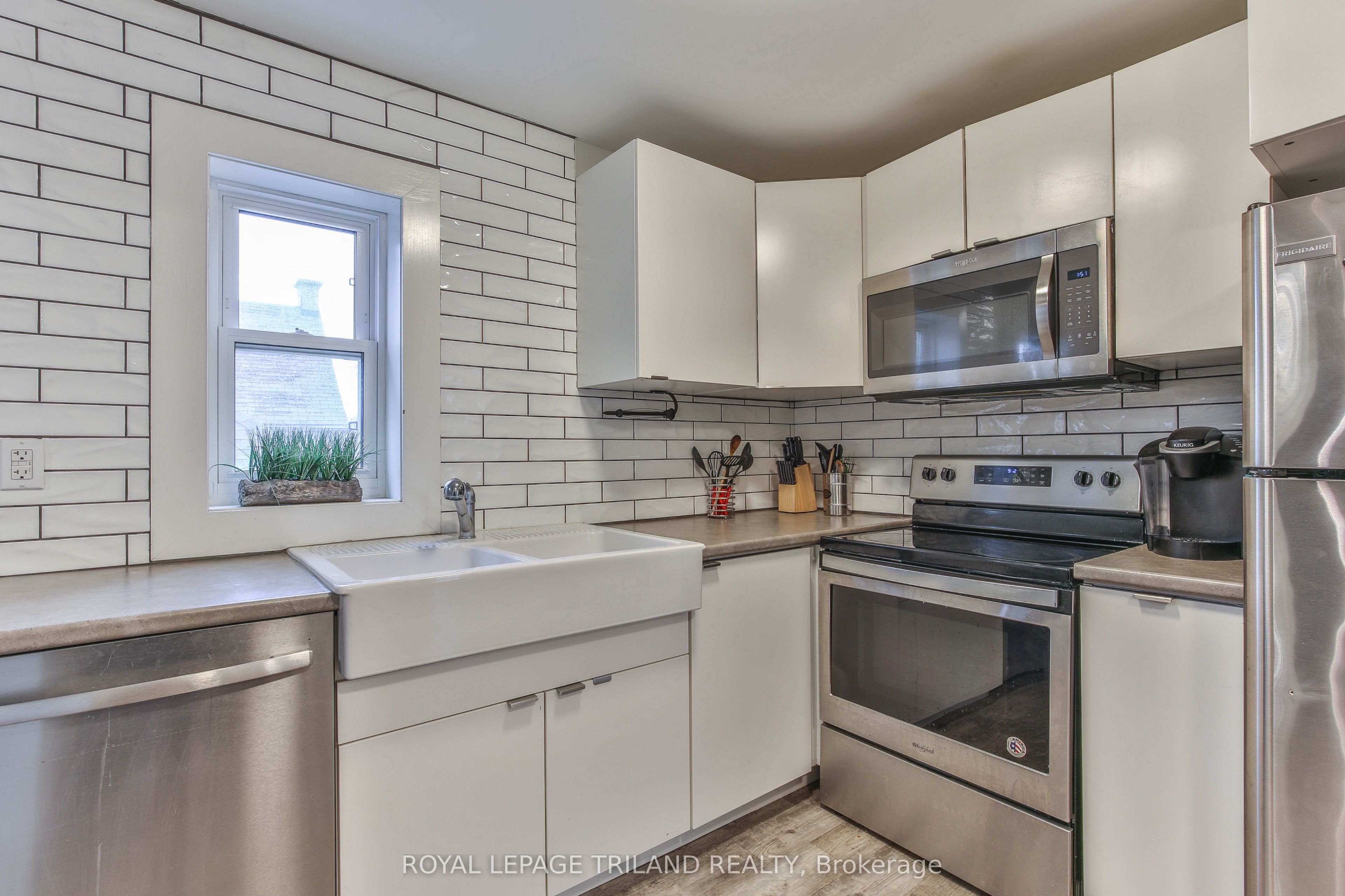 918 William Street #upper Property Photo 7