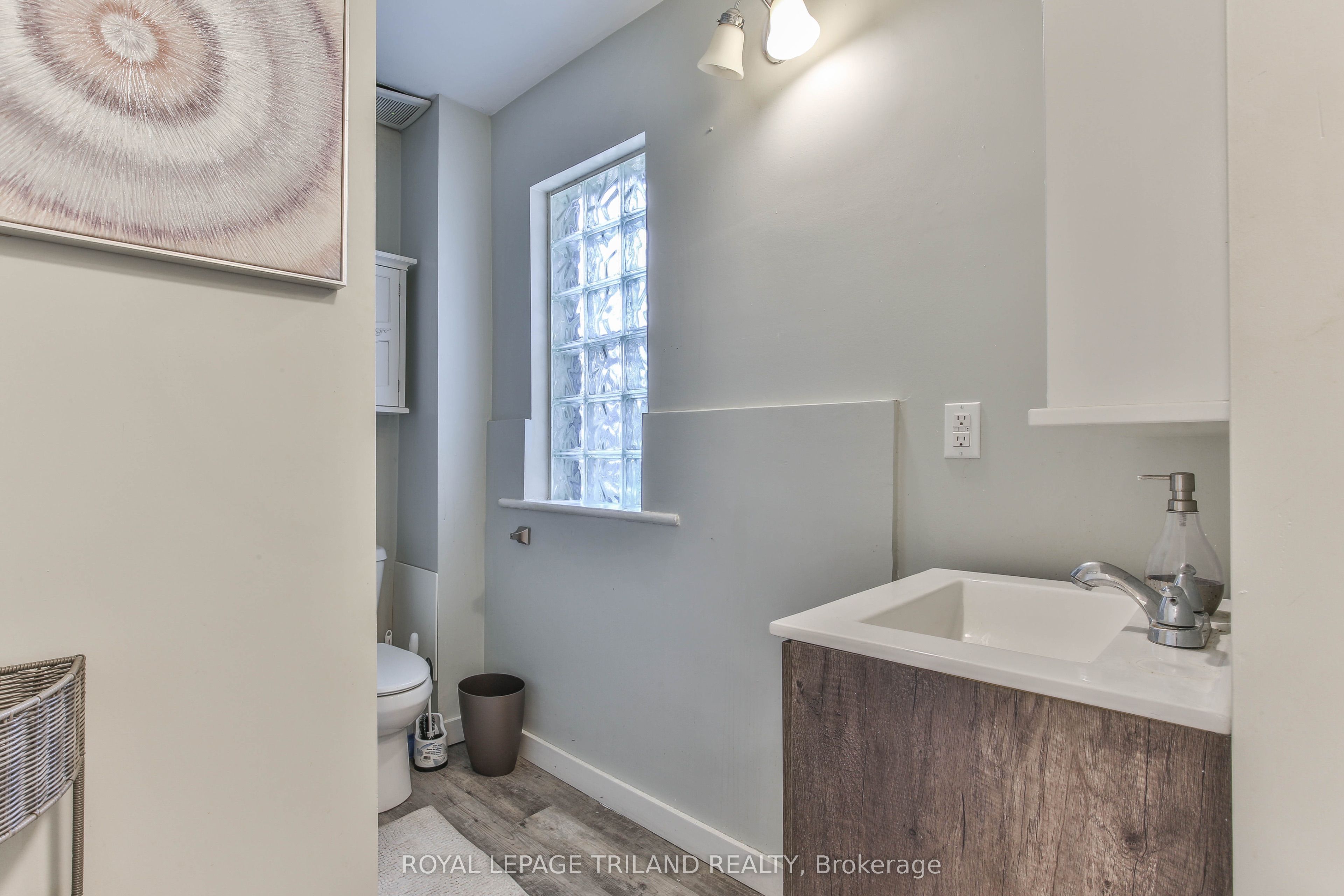 918 William Street #upper Property Photo 19