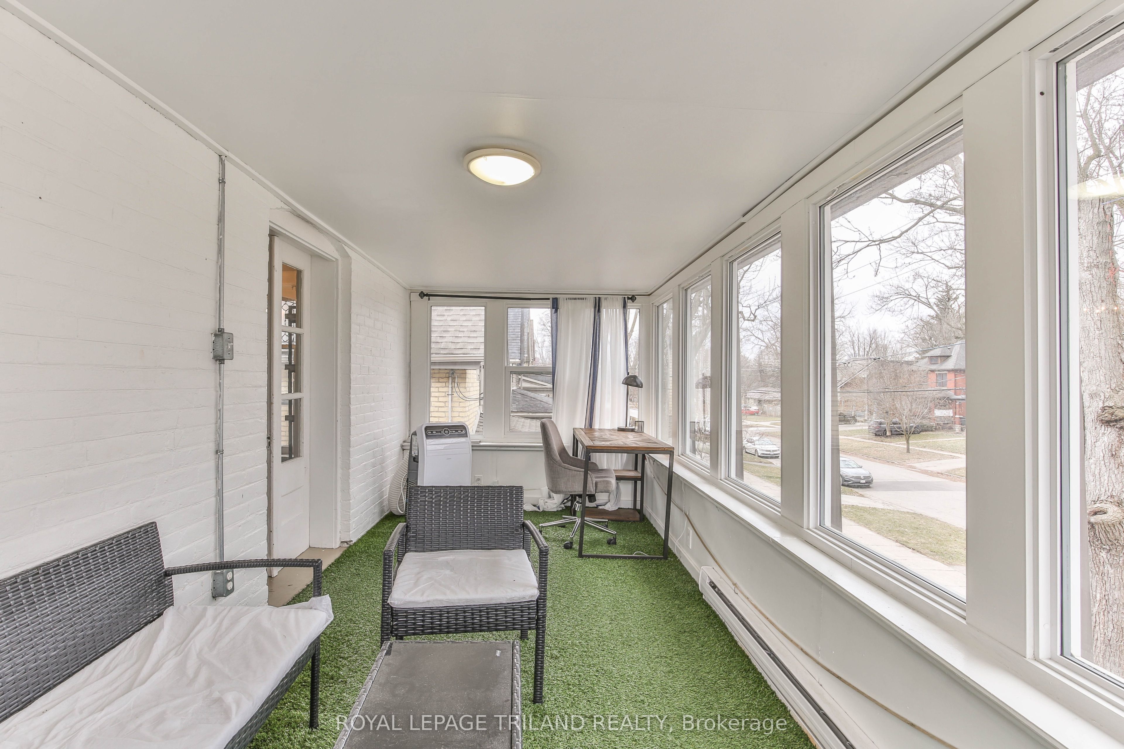 918 William Street #upper Property Photo 22
