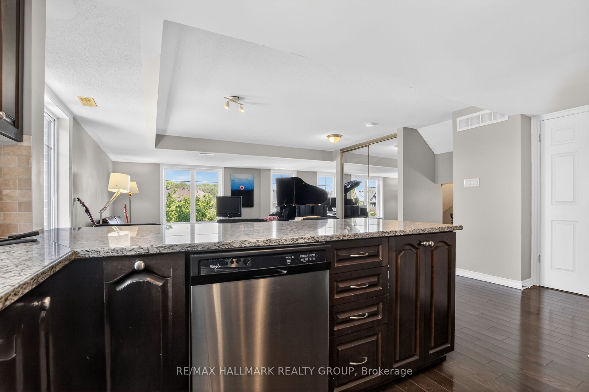 1145 Longfields Drive B Property Photo 8