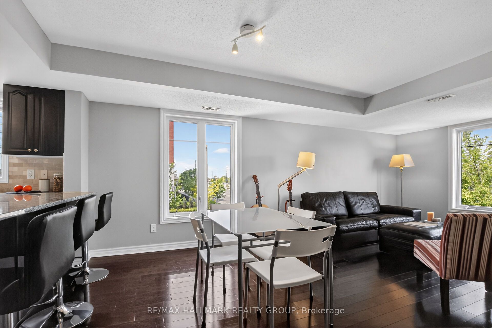 1145 Longfields Drive B Property Photo 12