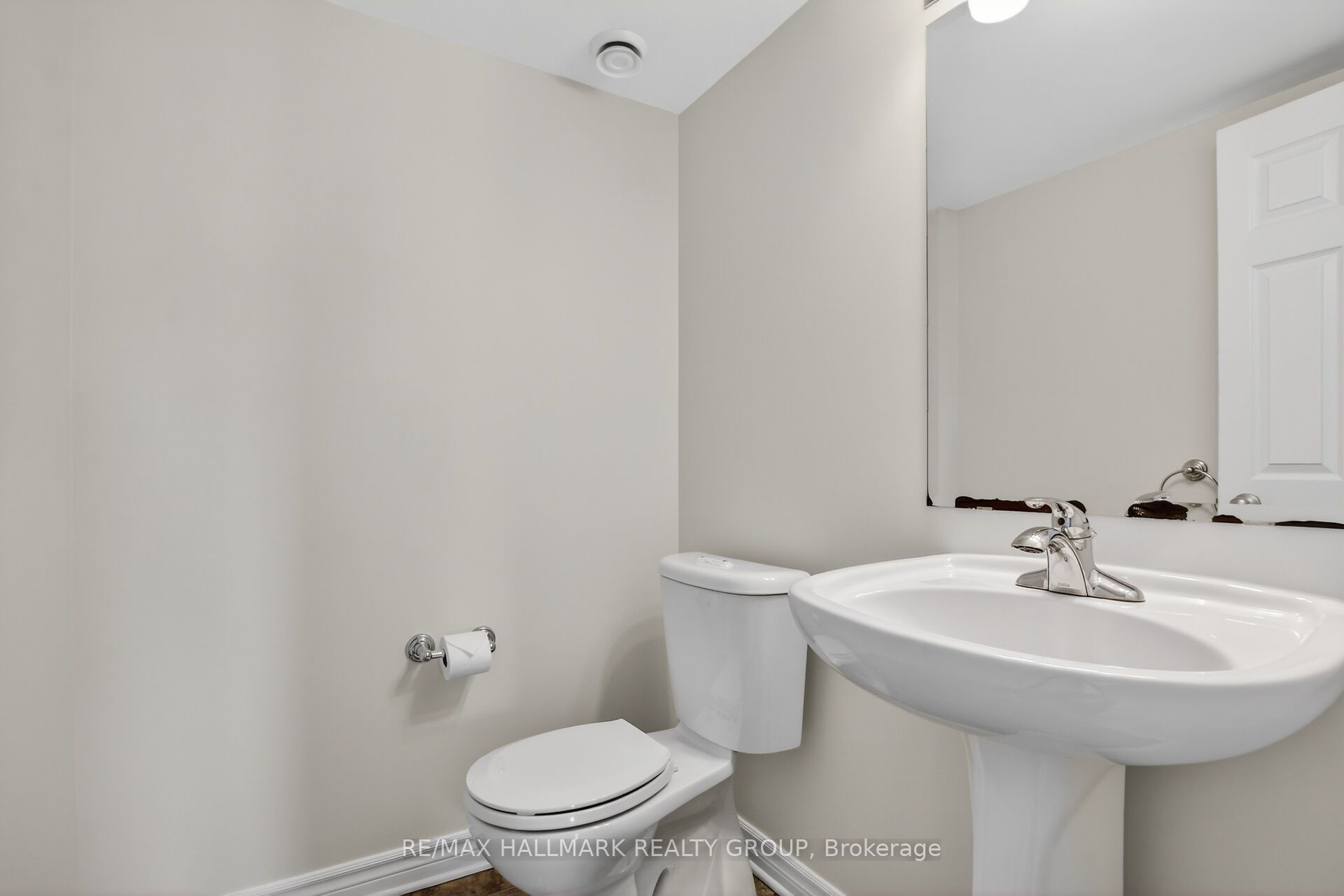 1145 Longfields Drive B Property Photo 19