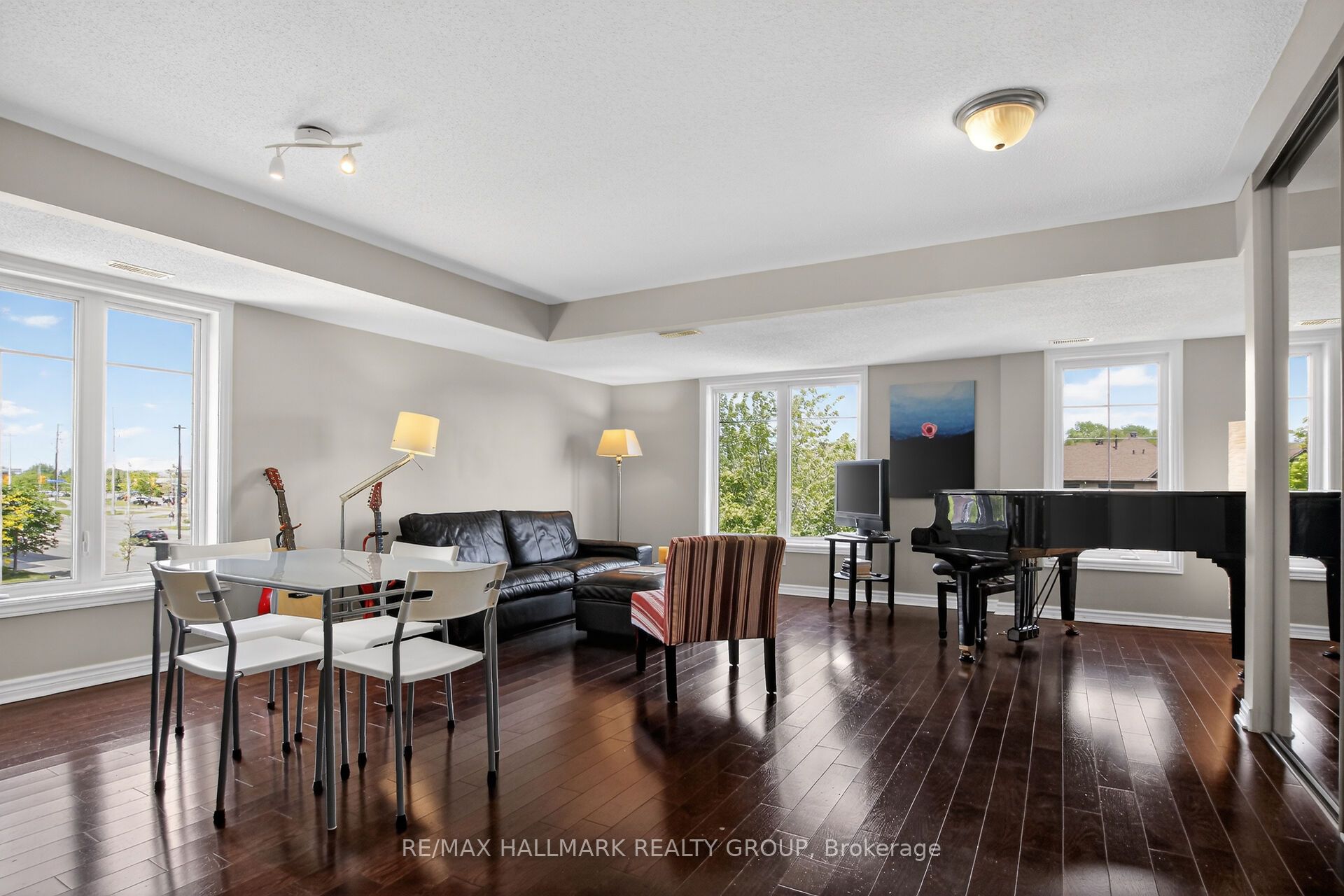 1145 Longfields Drive B Property Photo 20