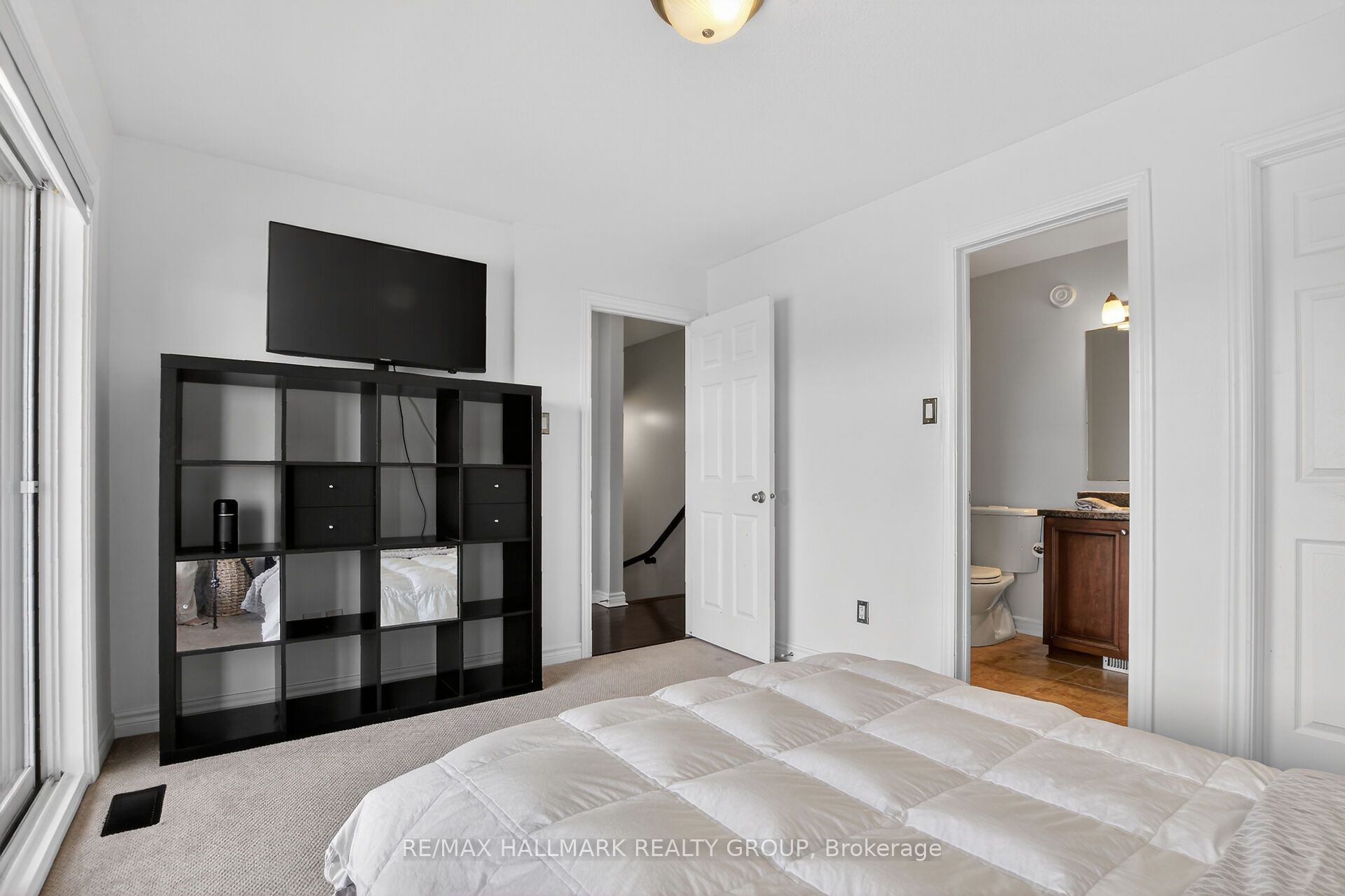 1145 Longfields Drive B Property Photo 26