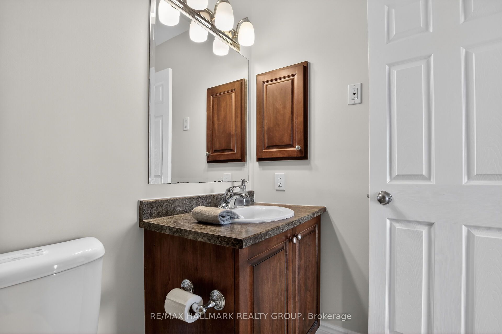 1145 Longfields Drive B Property Photo 28