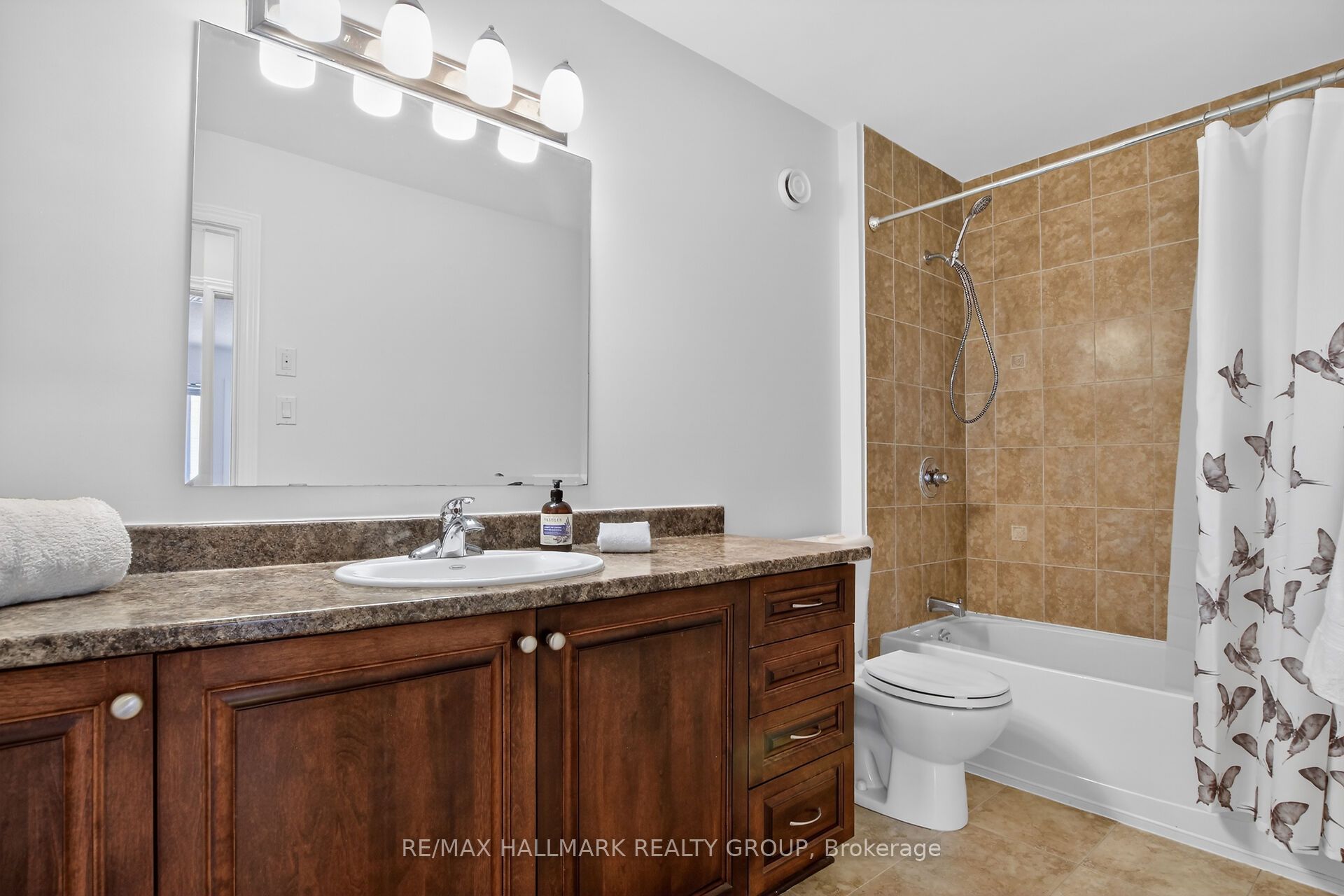 1145 Longfields Drive B Property Photo 35