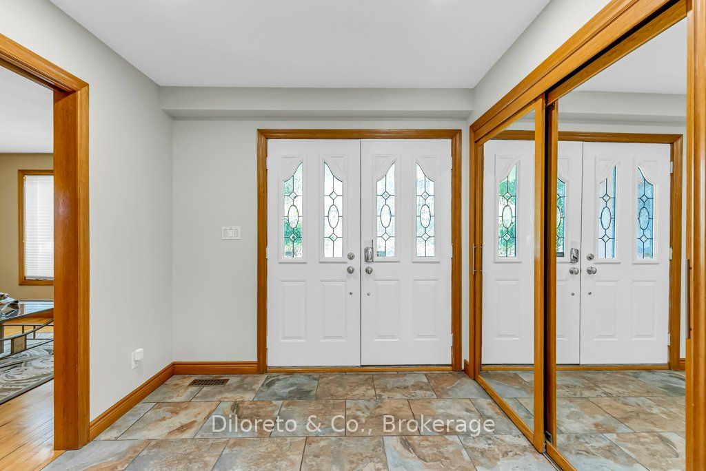 28 Foxwood Crescent Property Photo 5