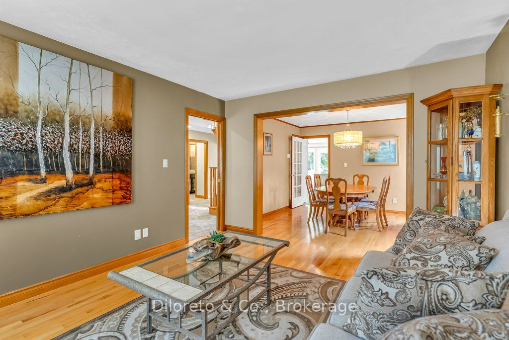 28 Foxwood Crescent Property Photo 8