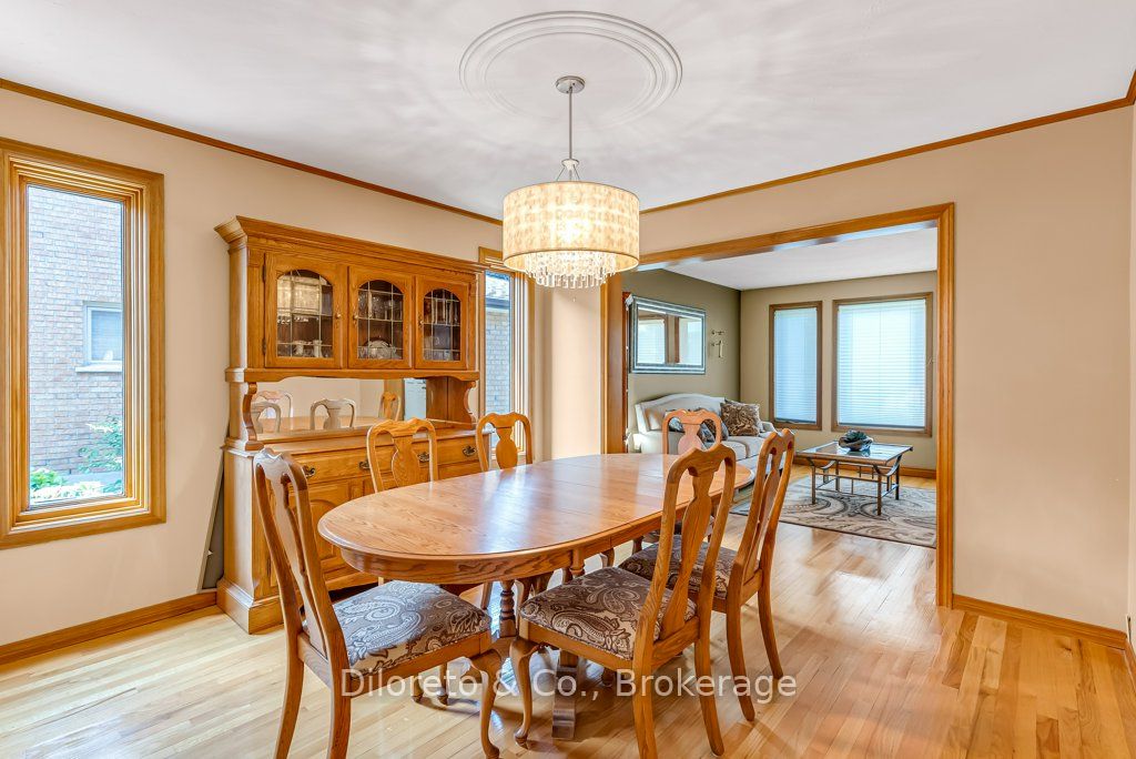 28 Foxwood Crescent Property Photo 9