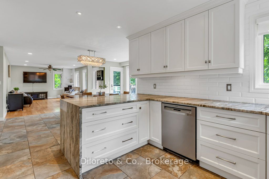 28 Foxwood Crescent Property Photo 16