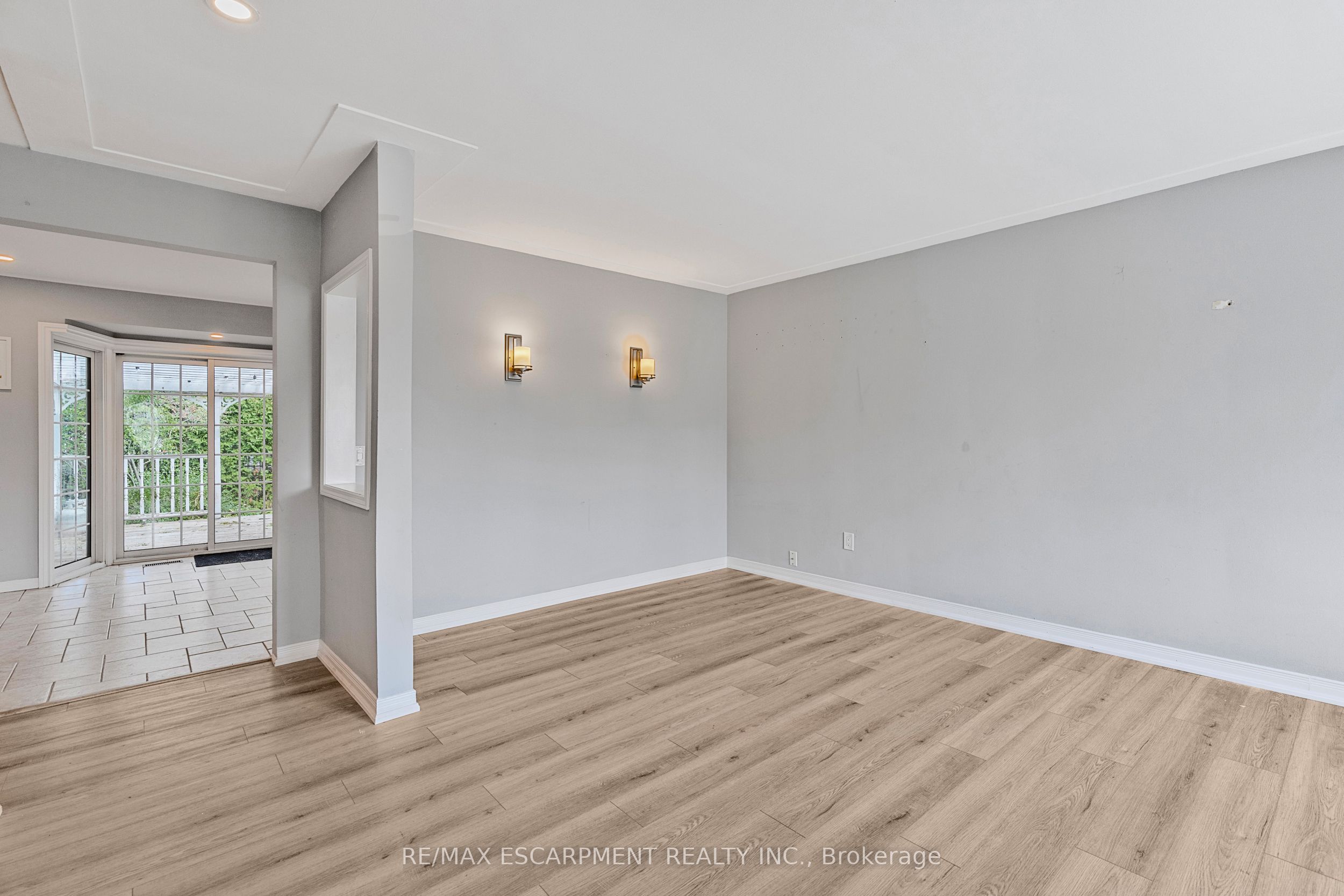 71 Organ Crescent Main Property Photo 6