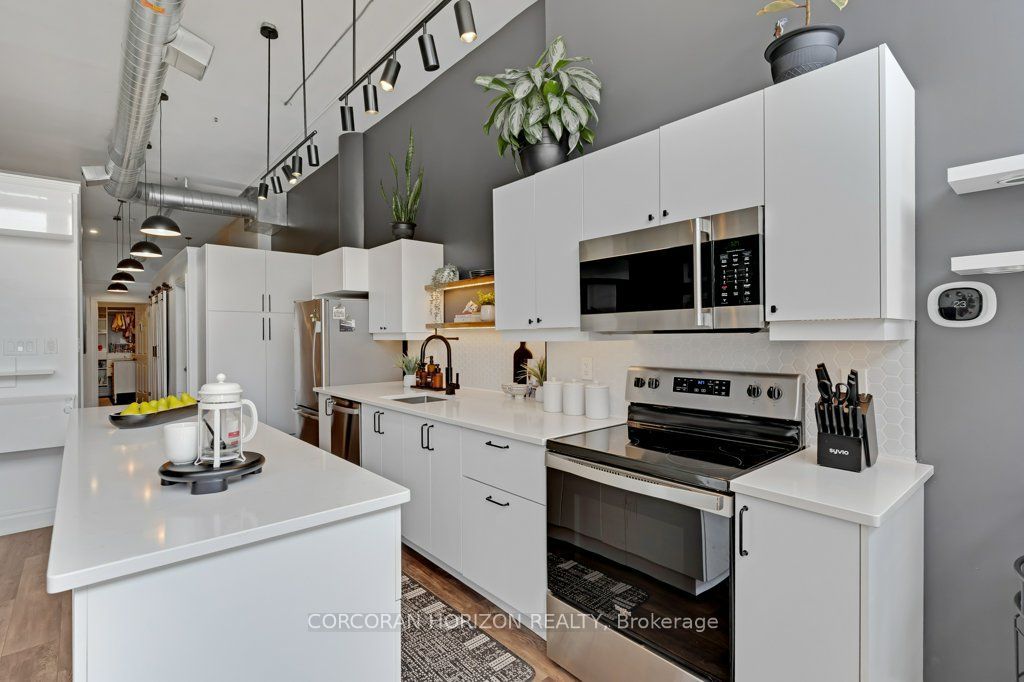 276 King Street W 209 Property Photo 14