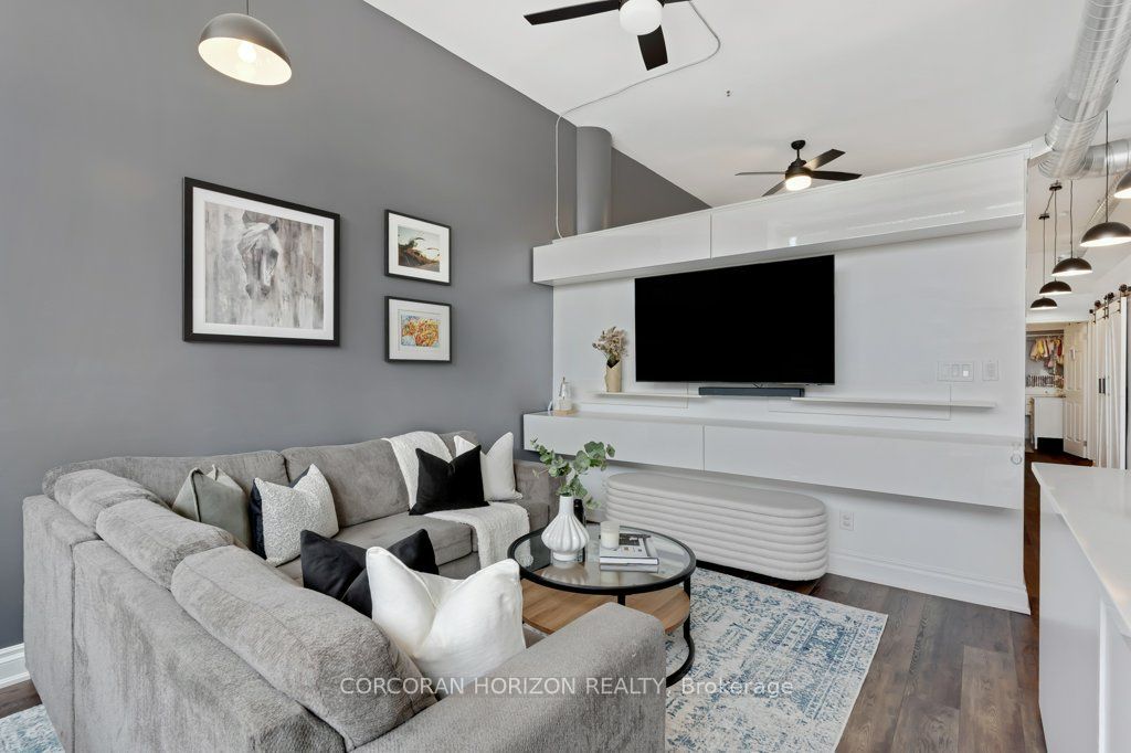 276 King Street W 209 Property Photo 19