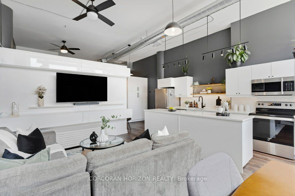 276 King Street W 209 Property Photo 20