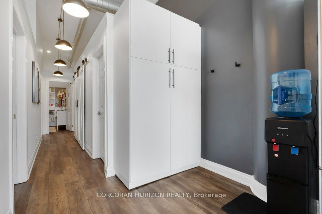276 King Street W 209 Property Photo 23