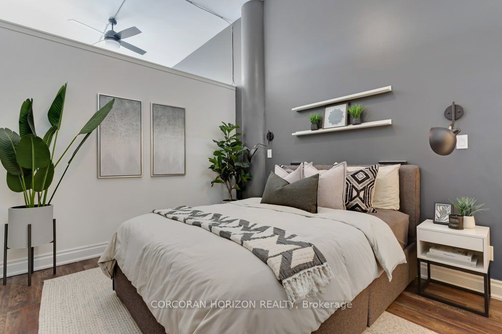 276 King Street W 209 Property Photo 24