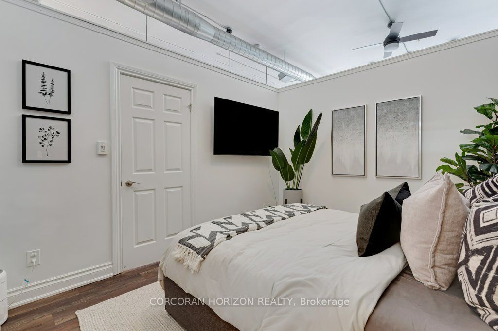276 King Street W 209 Property Photo 25