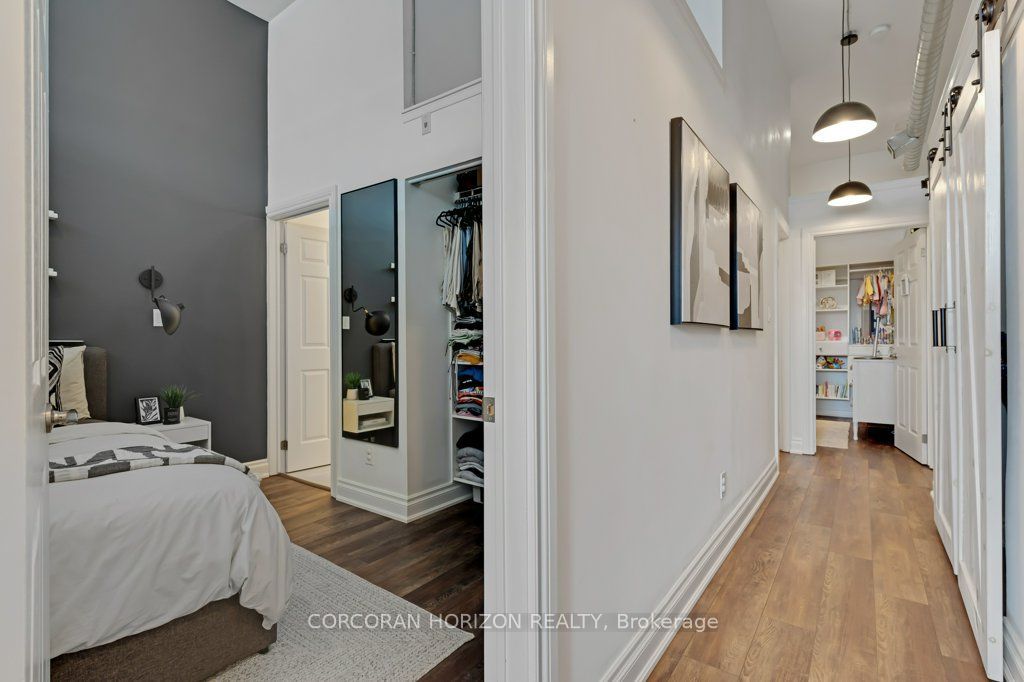 276 King Street W 209 Property Photo 26