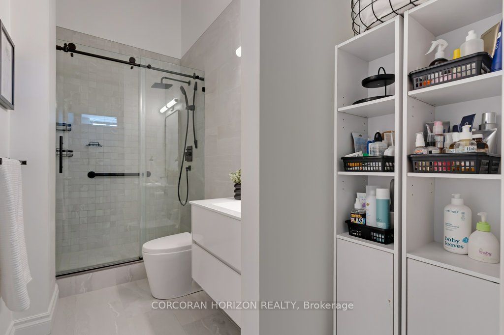 276 King Street W 209 Property Photo 28