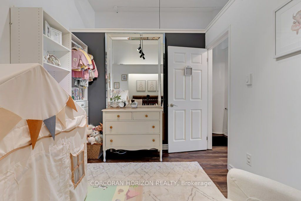 276 King Street W 209 Property Photo 31