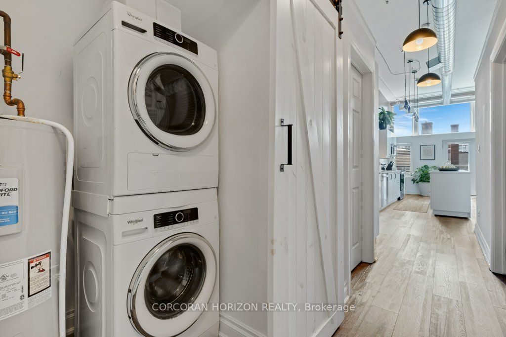276 King Street W 209 Property Photo 32