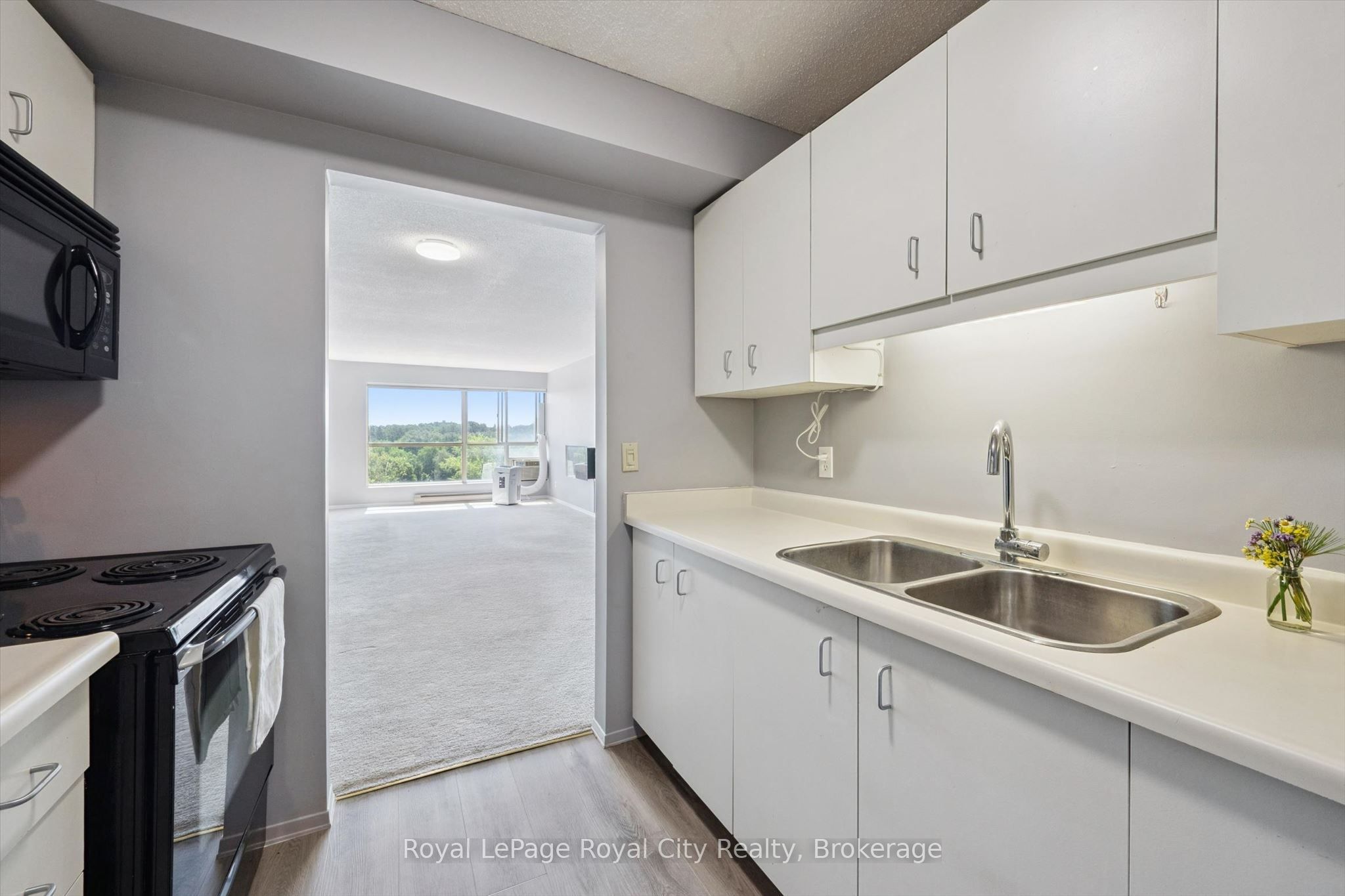 358 Waterloo Avenue 606 Property Photo 11