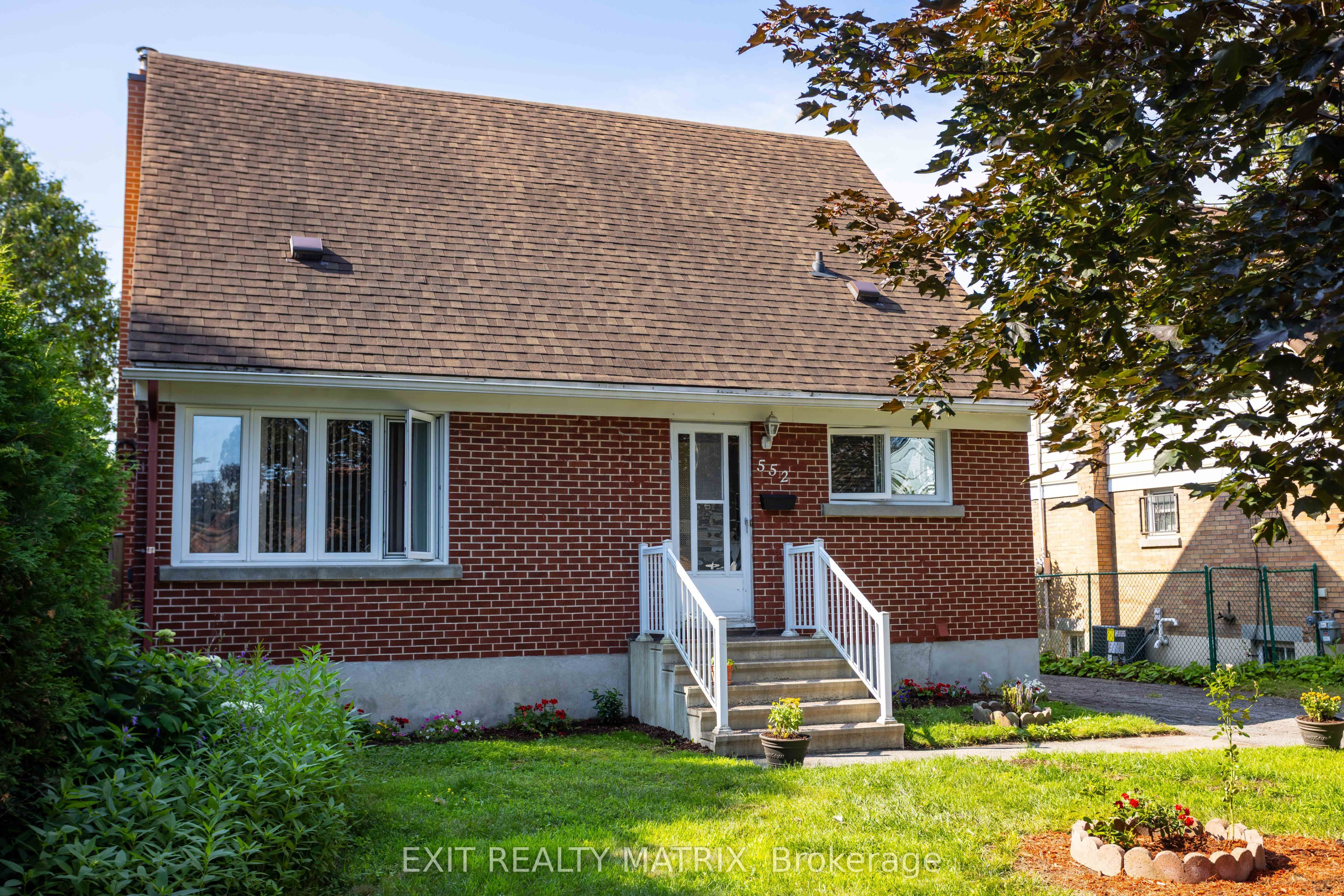 552 Dunbrack Street Property Photo 5