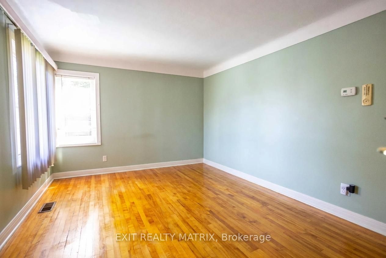 552 Dunbrack Street Property Photo 6