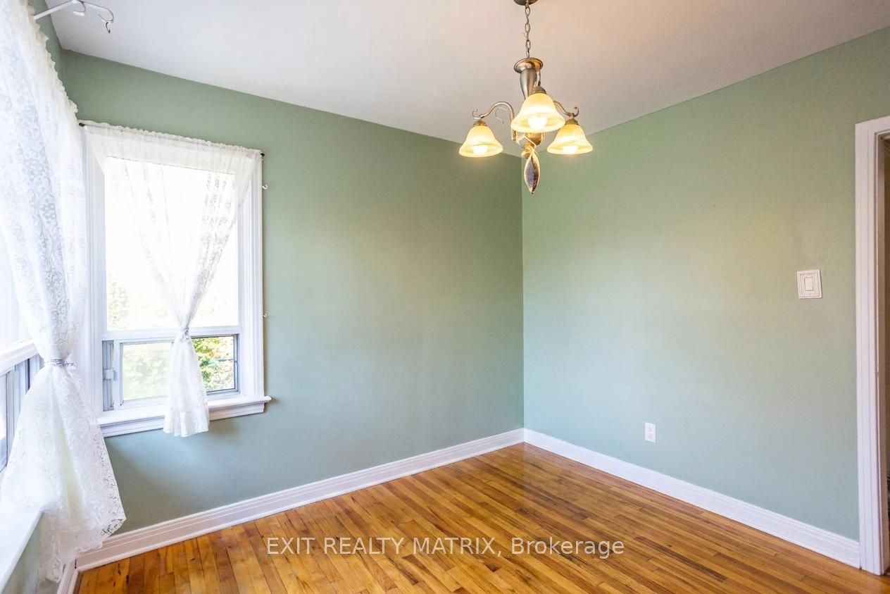 552 Dunbrack Street Property Photo 10