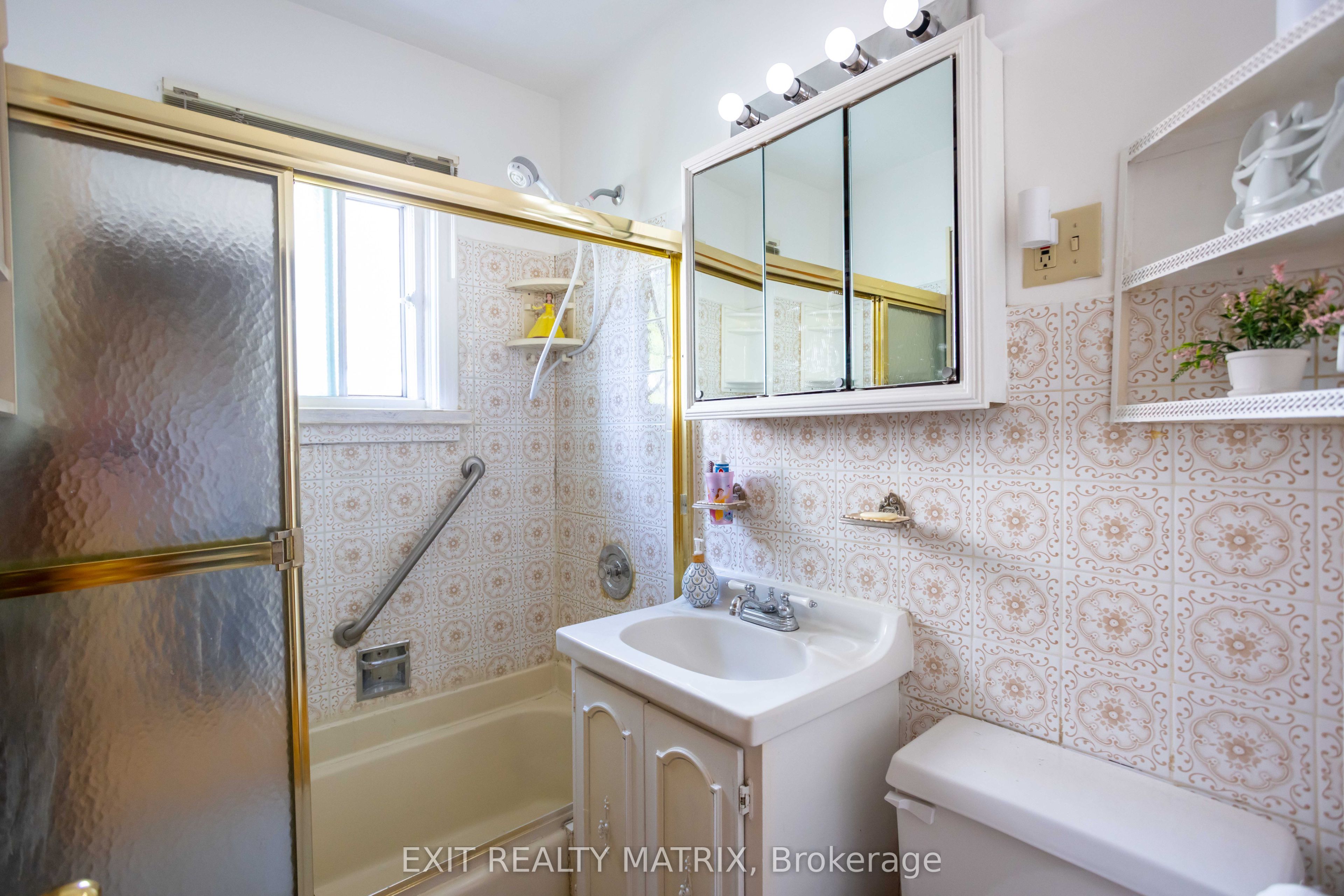 552 Dunbrack Street Property Photo 19