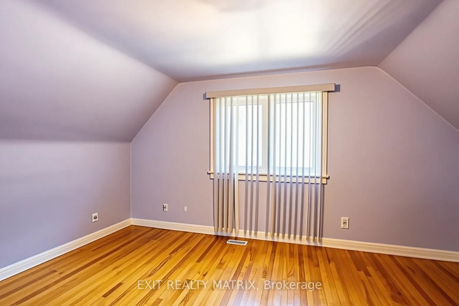552 Dunbrack Street Property Photo 20