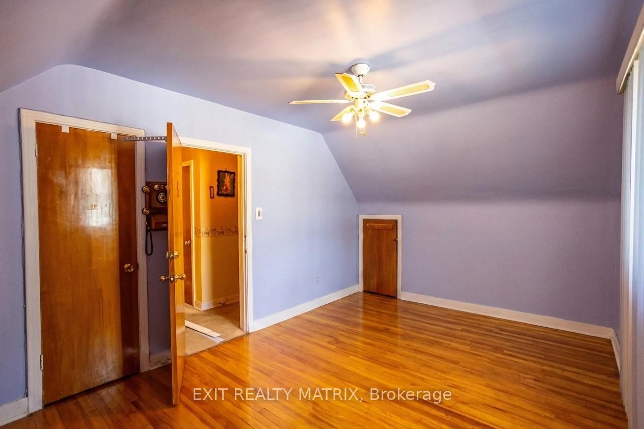 552 Dunbrack Street Property Photo 22