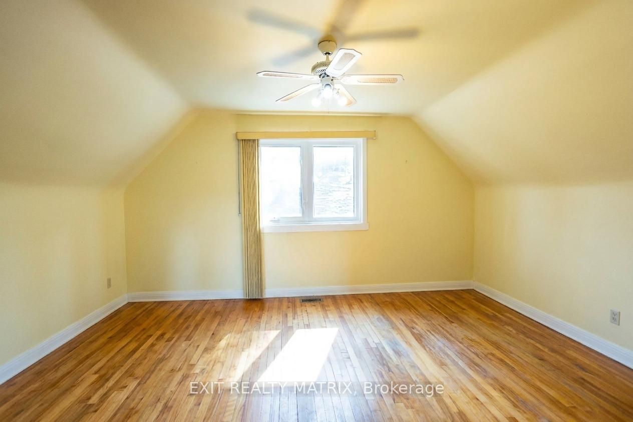 552 Dunbrack Street Property Photo 23