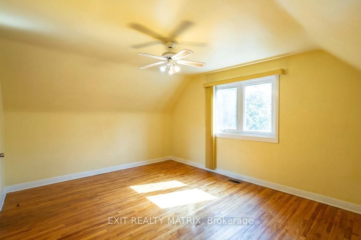 552 Dunbrack Street Property Photo 24