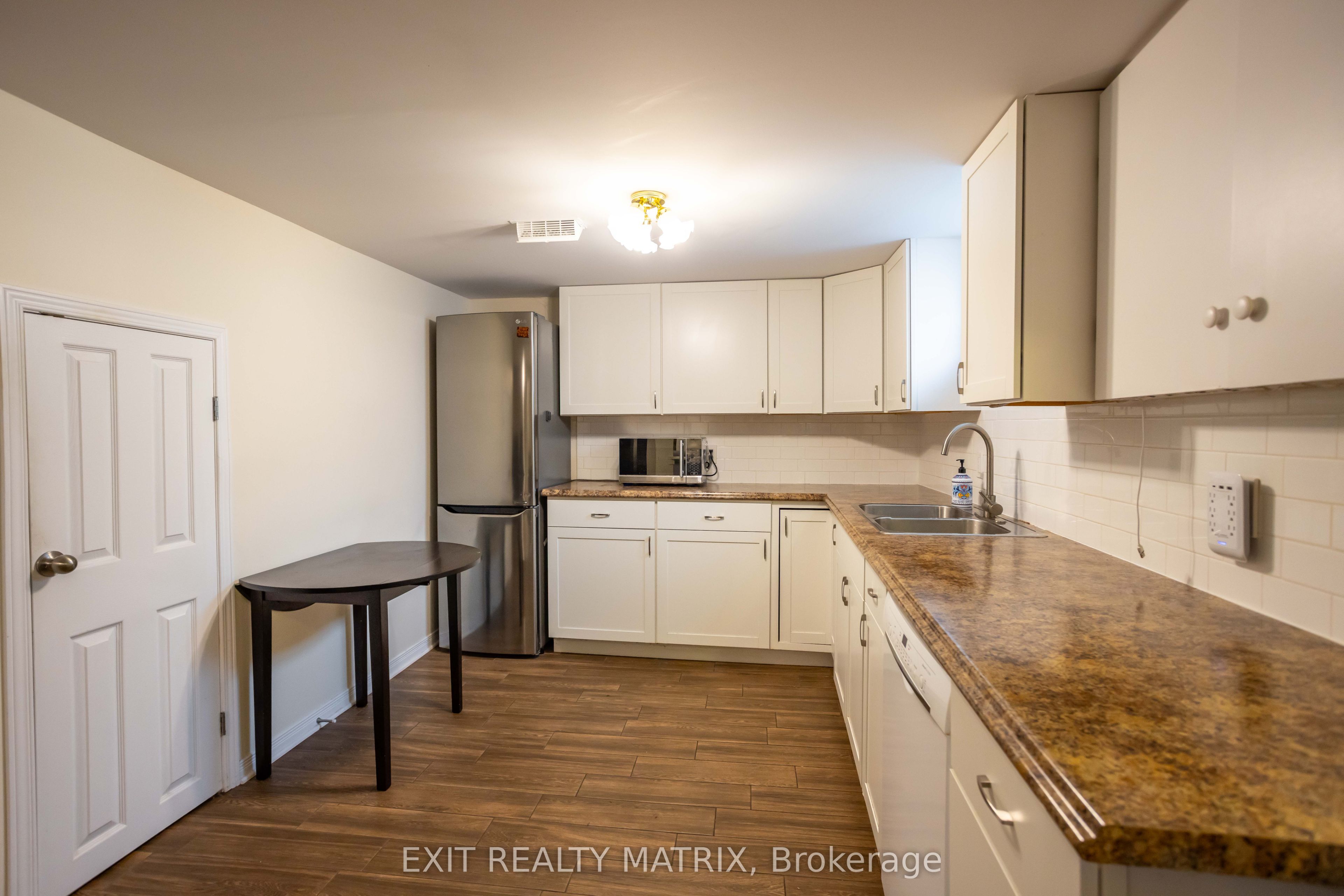 552 Dunbrack Street Property Photo 26