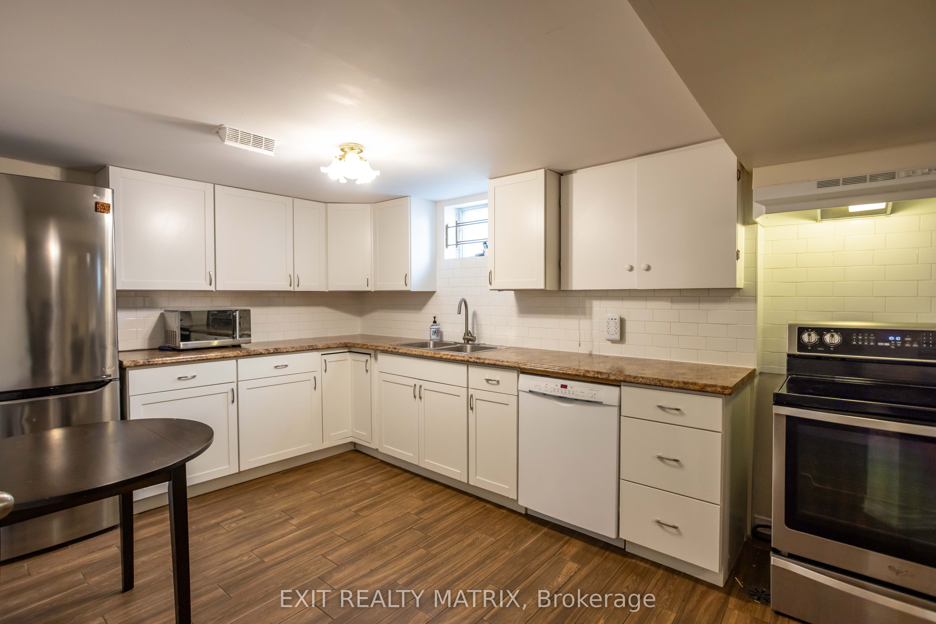 552 Dunbrack Street Property Photo 27